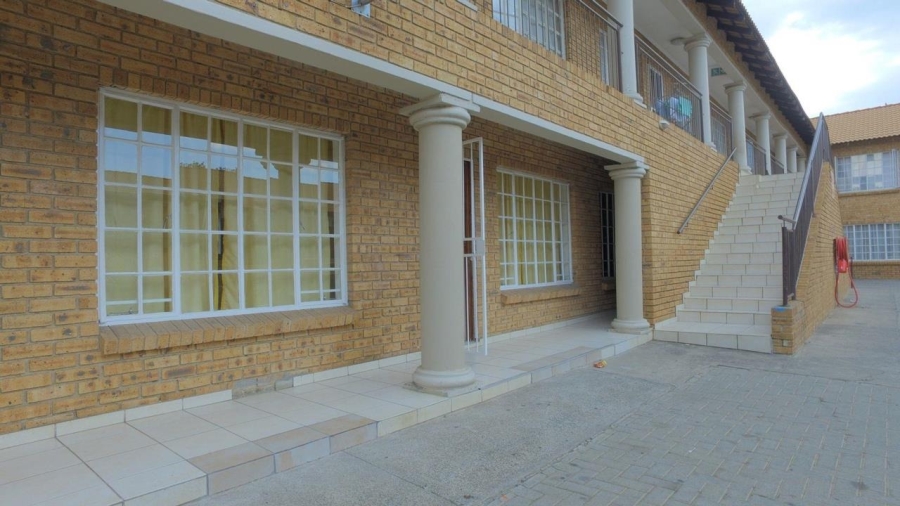 2 Bedroom Property for Sale in Rustenburg Central North West